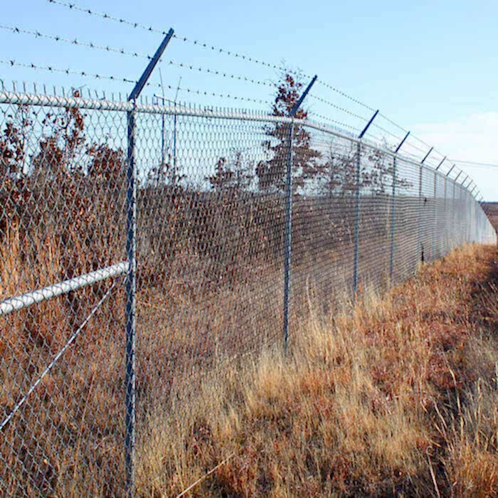 Kalın ve Dikenli Teller İle Çevrenizi Yüksek Güvenlikli Alanlara Dönüştürün